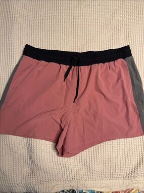 NWT Torrid Lovesick Color Block Pull-On Shorts Stretch Woven Mauve Wash 2X Plus